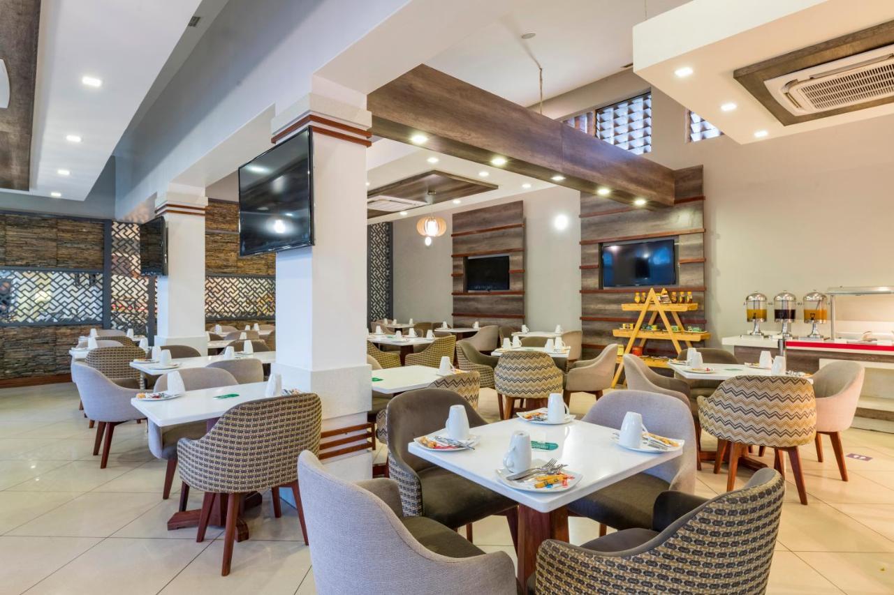 Holiday Inn - Mutare By Ihg Exterior photo