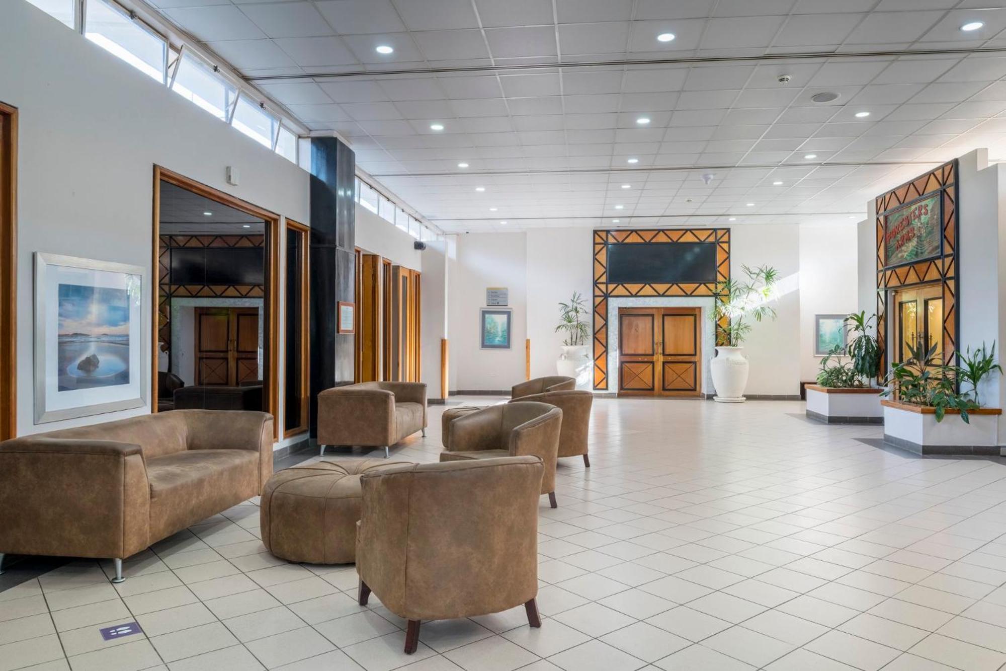 Holiday Inn - Mutare By Ihg Exterior photo